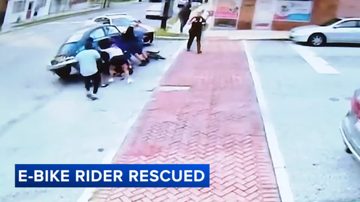 Only Her Legs Were Visible. Then Neighbours Tried To Lift A Volkswagen Beetle