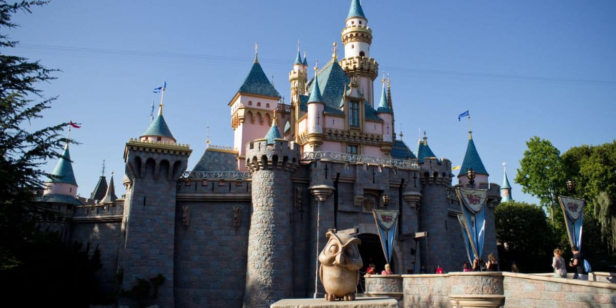 Vintage Disneyland Photo Has Fans Debating a 1968 Time Traveler Theory