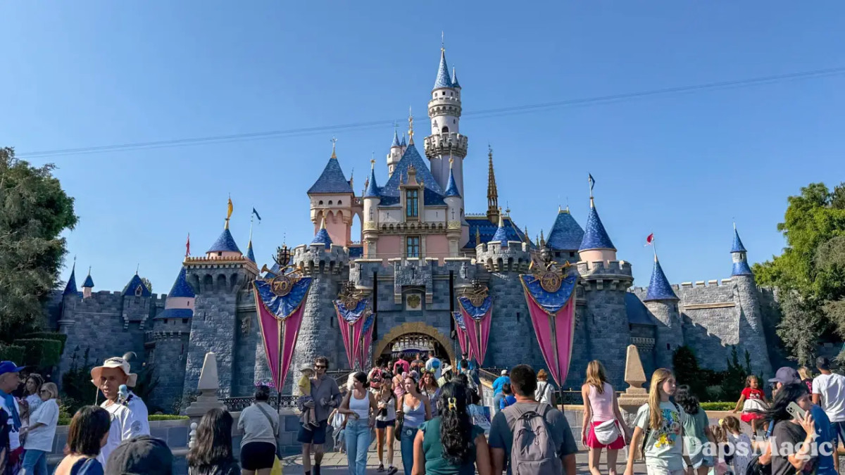 Disneyland character and parade cast plan October 17 rally as first contract talks pass the two year mark