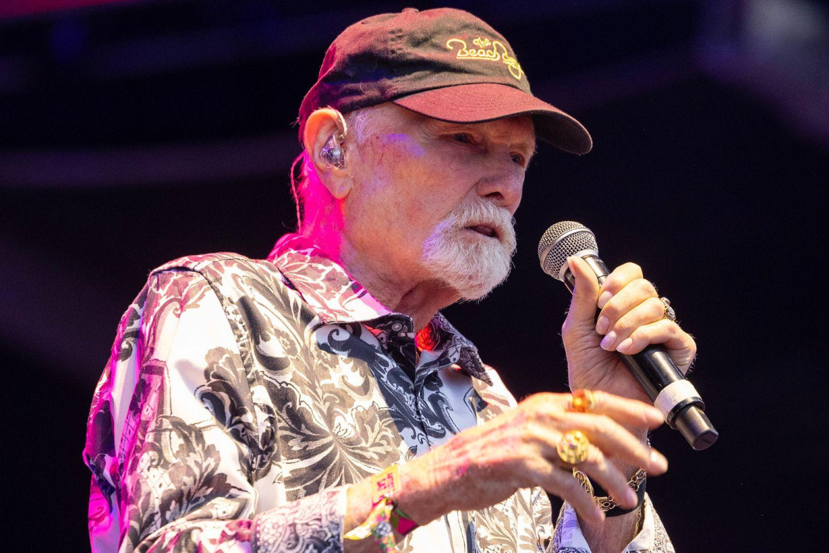 Why Mike Love Refused to Miss the Ryman, Even as Questions Swirled Around the Beach Boys Return