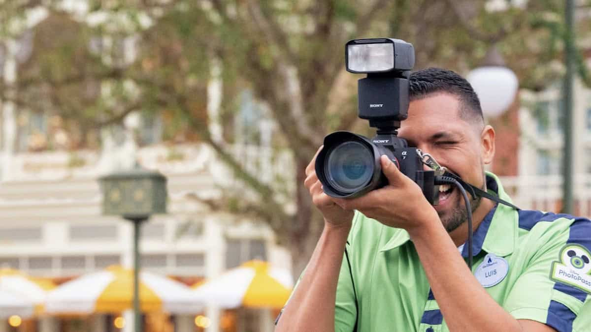 Disney’s latest photo patent hints at park pictures with the background crowd stripped away