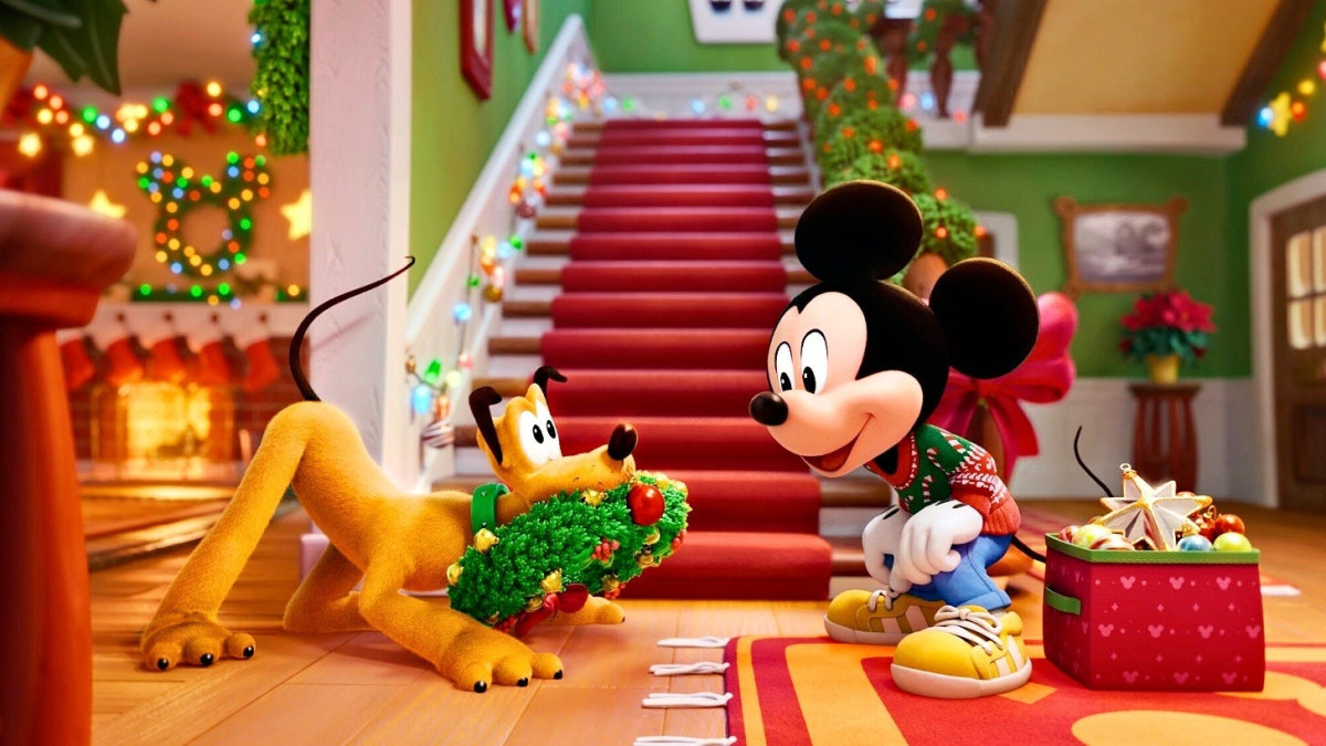 Disney+ Picks Thanksgiving Weekend for Mickey's Home Alone, With Pluto Guarding Christmas Dinner