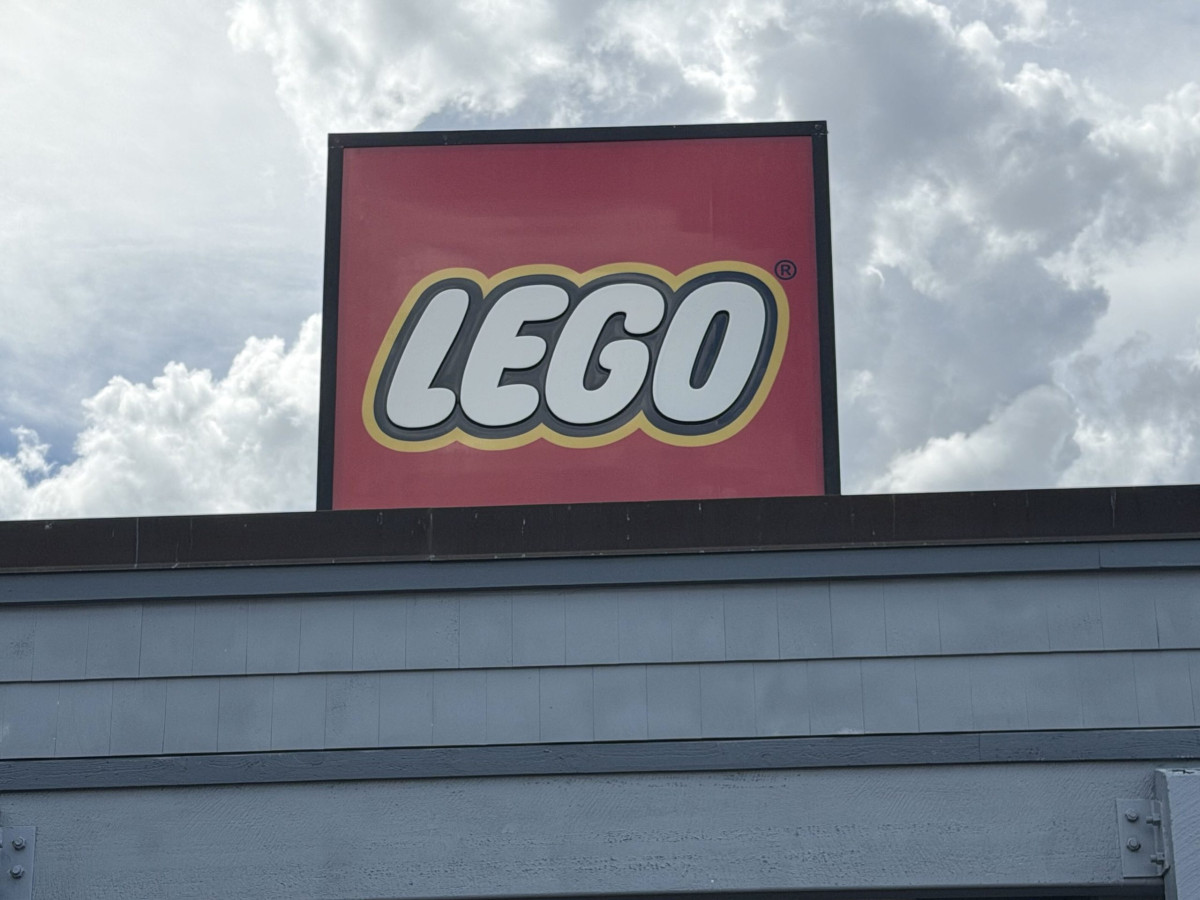 Disney Springs checkout change quietly spreads to LEGO, Sephora and more third party shops