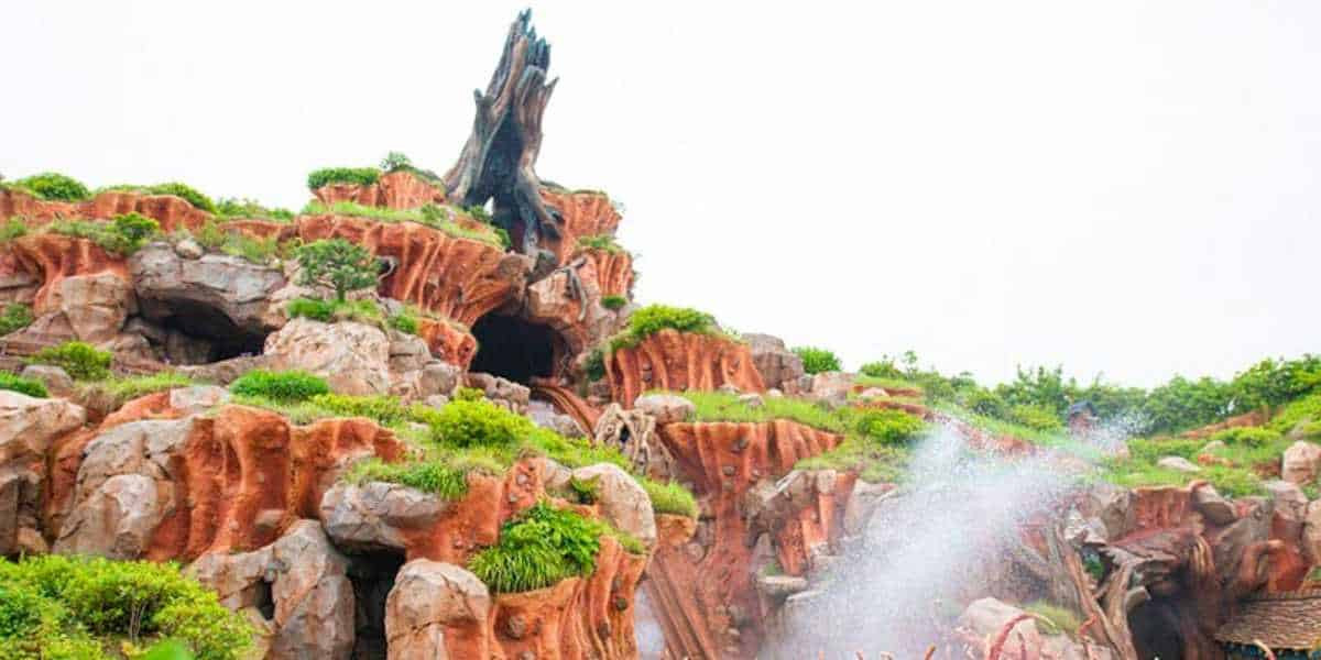 Disney Is About to Have Zero Original Splash Mountains Operating, but Only for a Few Weeks