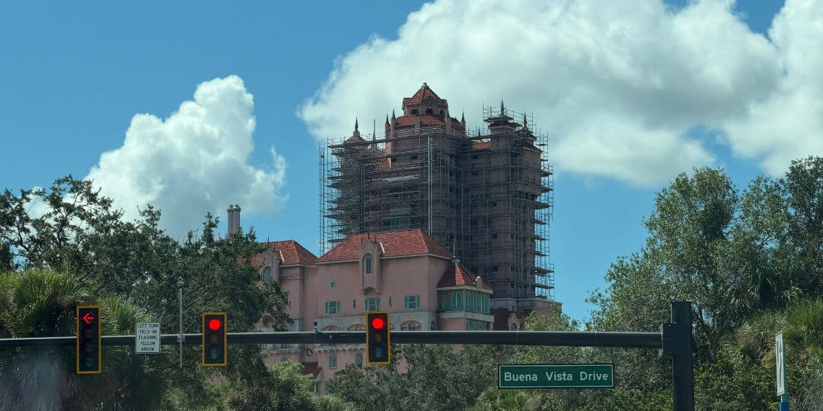 Tower of Terror’s Facade Is Finally Telling the Story Again at Disney’s Hollywood Studios