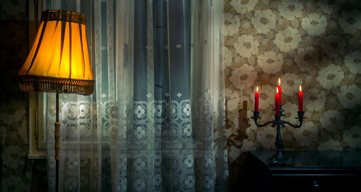 The 1970s Fake Ghost That Started Knocking Back. How Philip Aylseford Became a Séance Legend