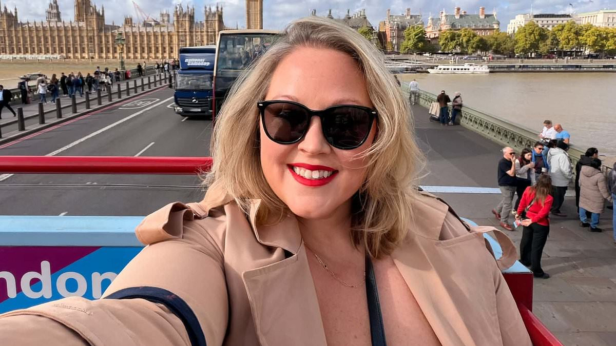 US tourist says London rickshaw ride ended with a £52 demand and a scramble for her phone as fare caps near
