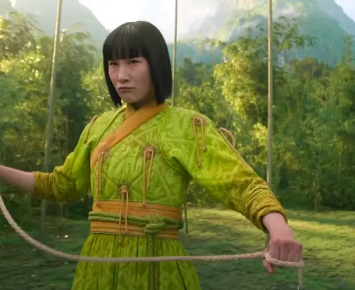 19. Meng'er Zhang saw a casting call iin a group chat, looking for a woman who could speak both Chinese and English—but she had no idea it was for the role of Xu Xialing.