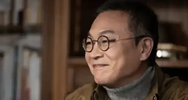 9. Kim Eui Sung – Taxi Driver