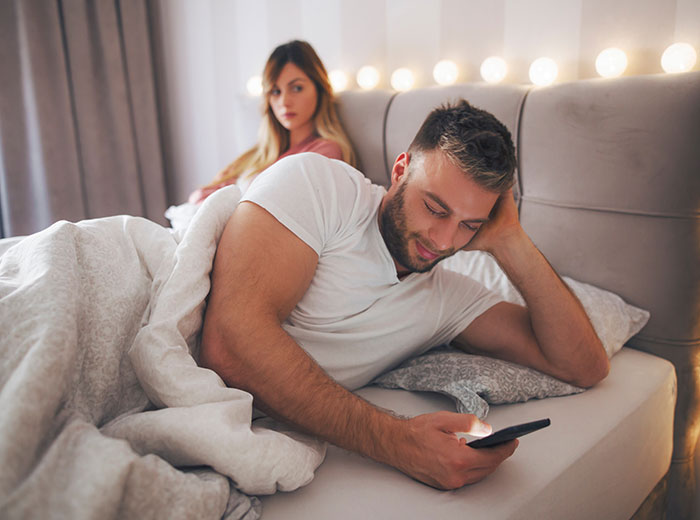 As Dr. Goddard-Crawley explains, these individuals may develop controlling and intrusive behaviors in an attempt to manage their jealousy, which can ultimately destroy the trust and intimacy within the relationship.