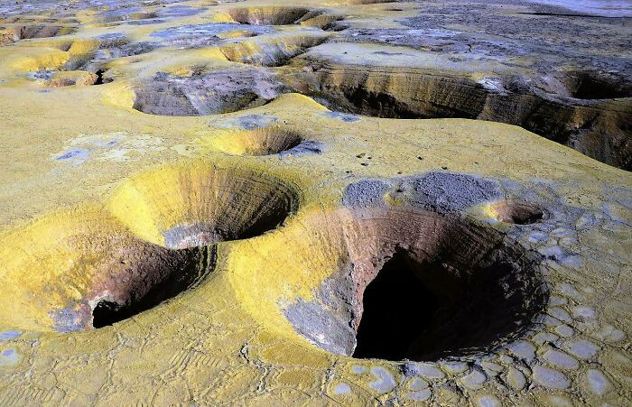 "Volcanic Crater Of Nisyros Island In Greece Looks Like A Scene From Another Planet"