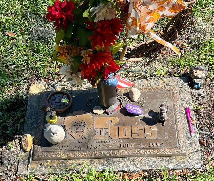 44. I Work At A Funeral Home And During A Service Today, Bumped Into An Old Painter