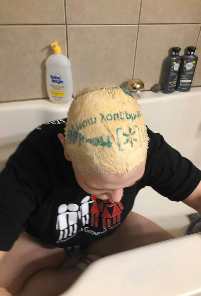 10. This girl was bleaching her hair and put a plastic bag from Walmart over it to help the heat stay in, and it printed the ink onto her hair.