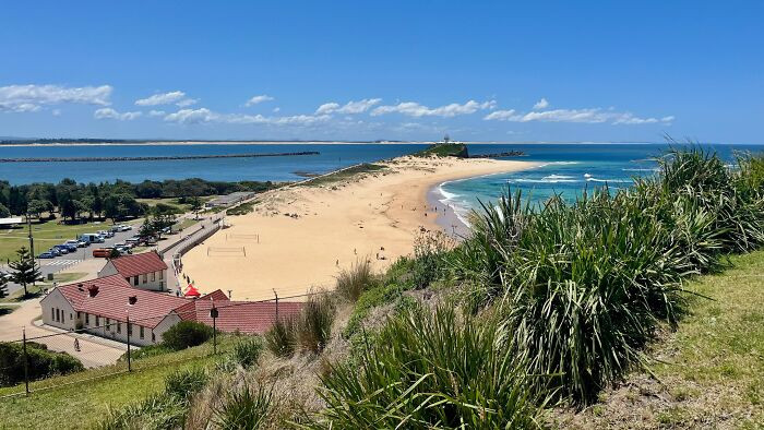 Australia's coastline spans 35,877 km (22,292 miles) and boasts over 10,000 beaches—at one a day, it would take nearly 30 years to visit them all.🕶️🏖️🌊🌅🌴