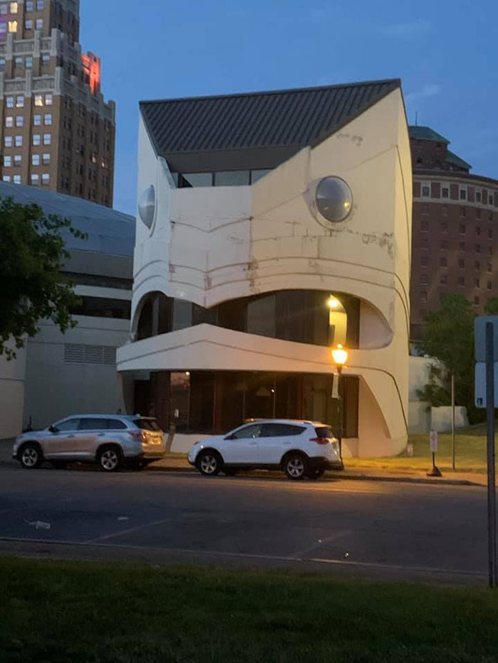 30. This building looks like it's permanently terrified