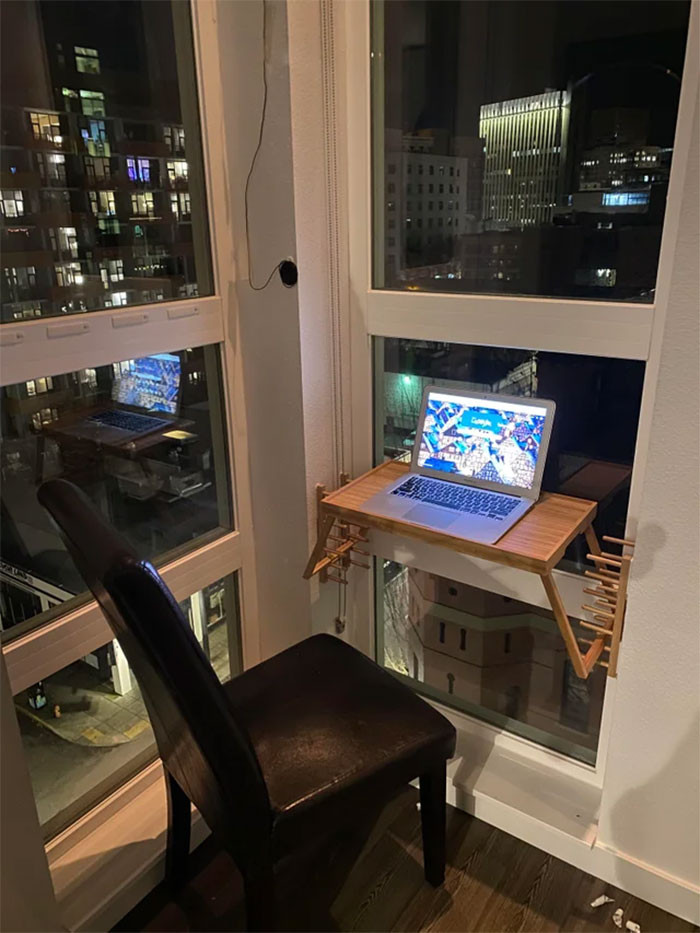 8. Creative ergonomic window desk