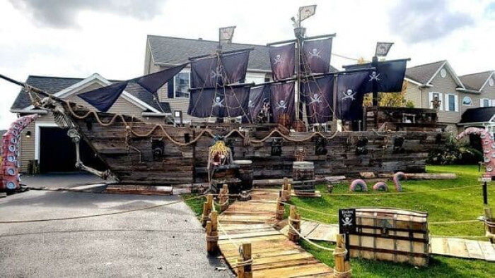 It would be any kid's dream to trick-or-treat at this home.