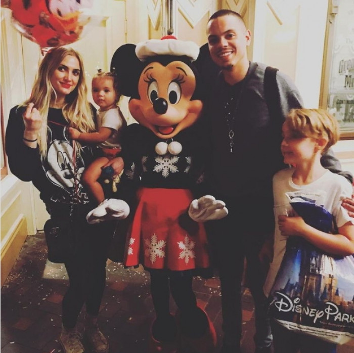 12. Ashlee Simpson Ross and her husband, Evan Ross, love taking their kids to Disneyland