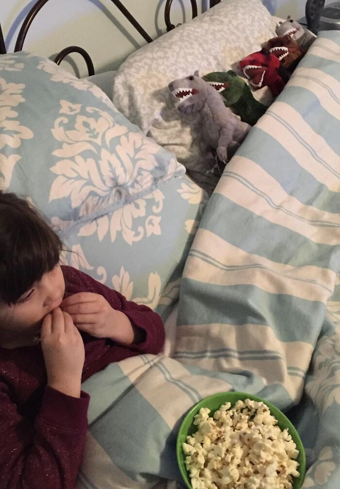 "Heartbroken, She Couldn’t Win The T-Rex In The Claw Machine. Uncle Max Went Back The Next Day And Won Her The Entire Family"