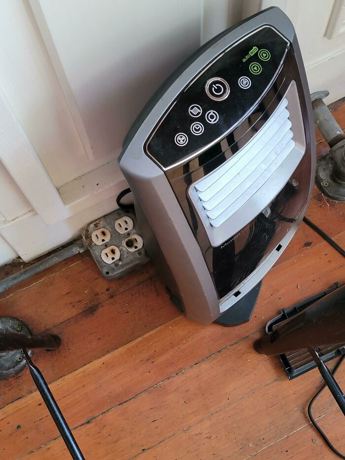 29. This Space Heater Is Definitely Not Causing Any Problems