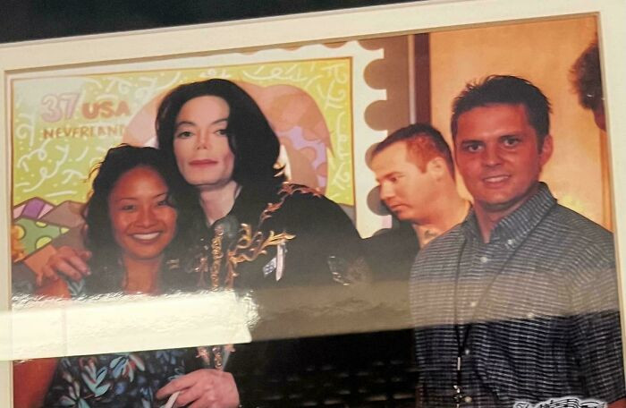 "My Aunt Just Framed A Picture Of Her & My Uncle And Michael. They Met Him Back In 2002. I'm So Jealous"