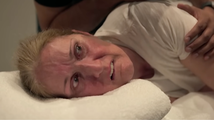Archived clip shows Céline Dion trembling, fans express worry about her health.