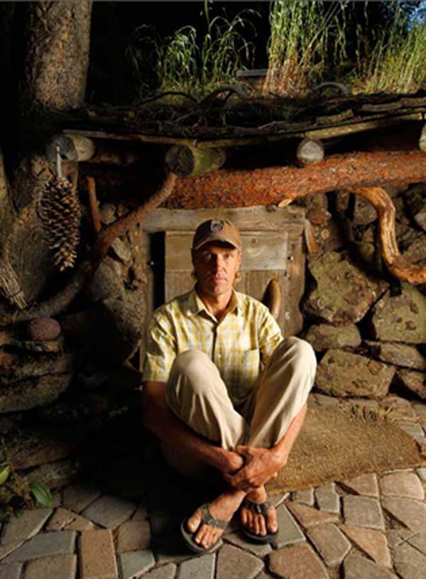 He's unfazed by the small space.