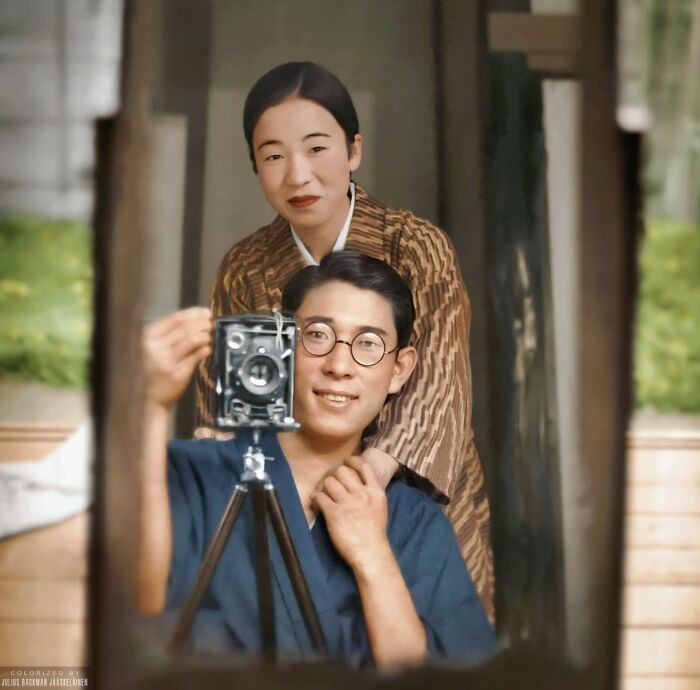2. A Japanese couple taking a self portrait together in c. 1920.