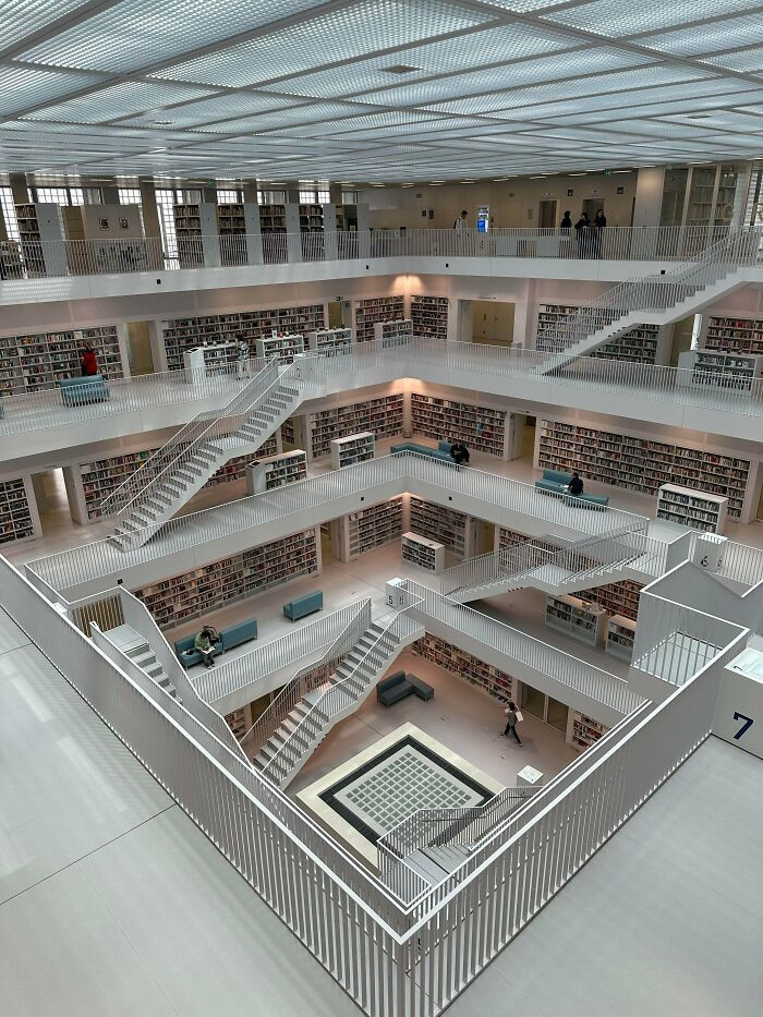 "Stuttgart Library"