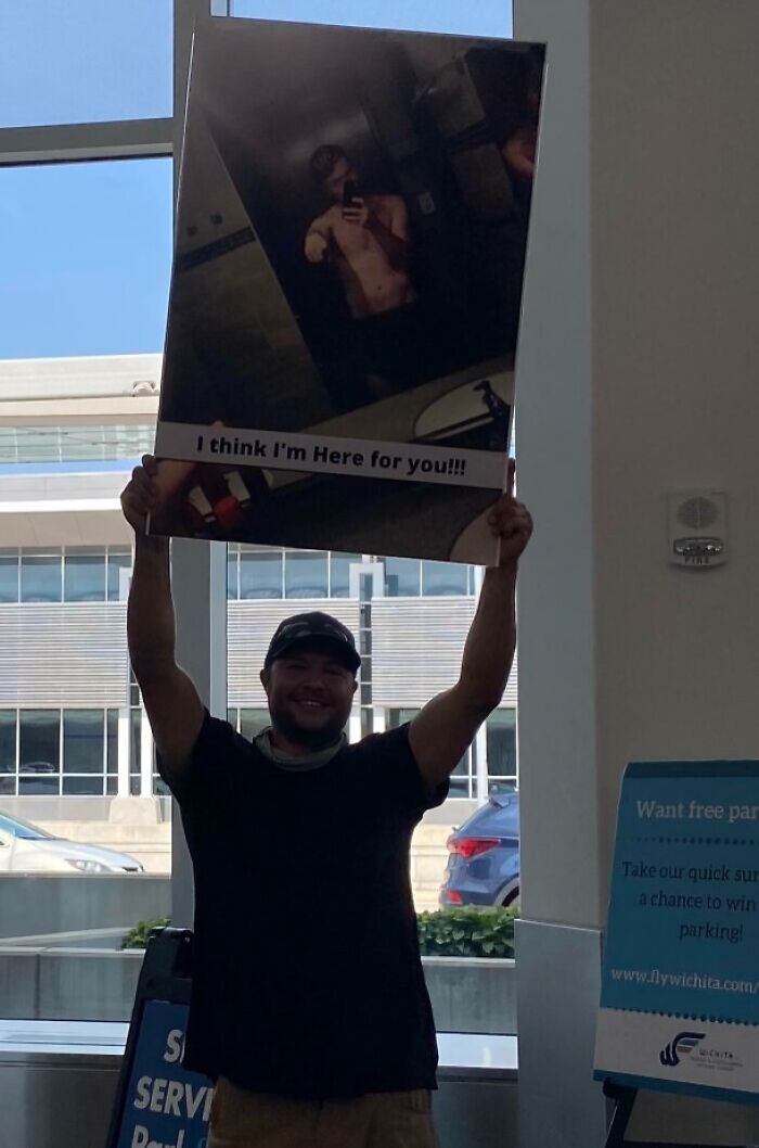 "Airport pick sign—leaked Snapchat story (shirtless mirror pic)."