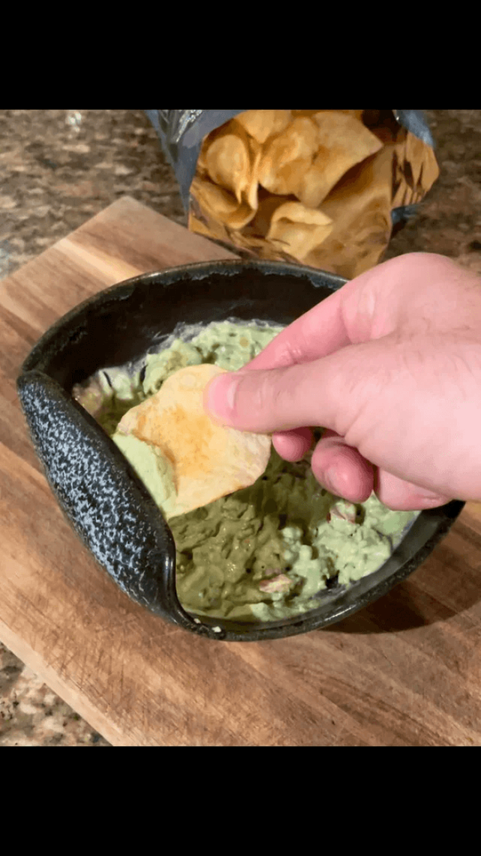 24. Bowl with dip assistance