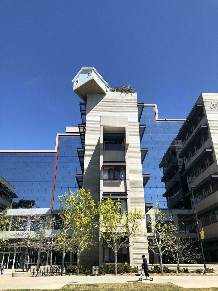 "My College’s Engineering Building Has A House Built On Its Roof"