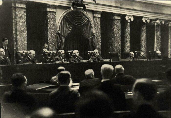 "Dr. Erich Salomon Faked A Broken Arm So He Could Hide A Camera In His Cast To Photograph The Us Supreme Court - 1932"