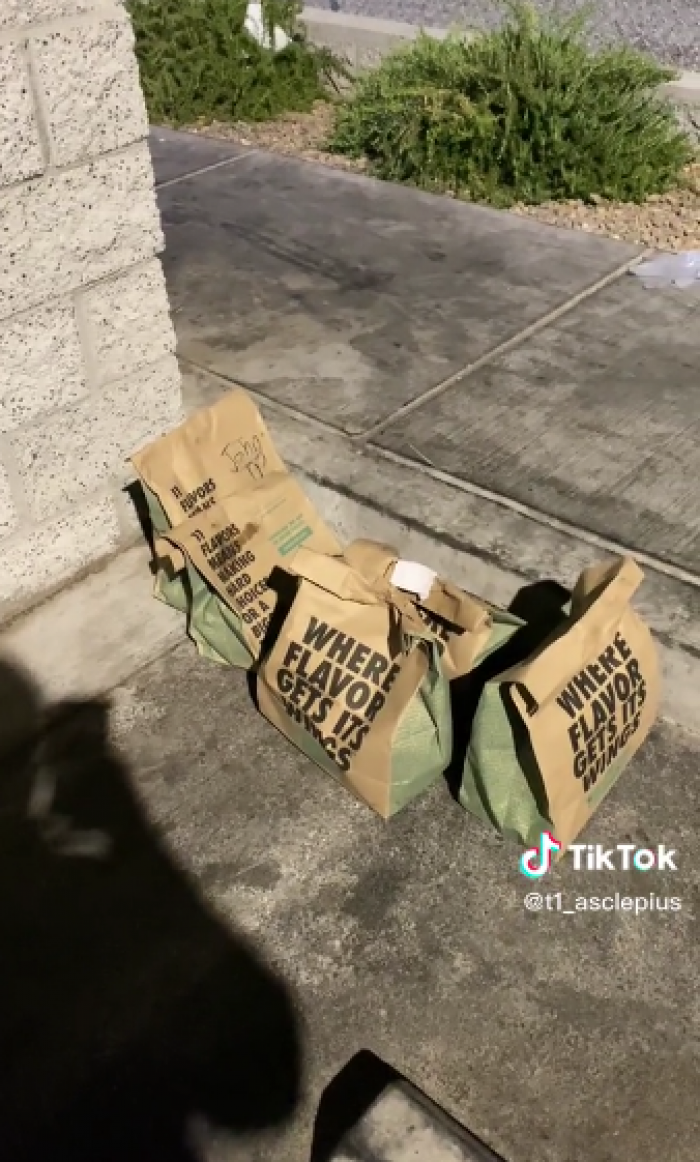 Someone left a DoorDash order on the street