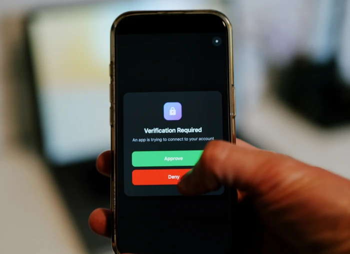 Warning headline about Gmail phishing texts targeting personal phone numbers
