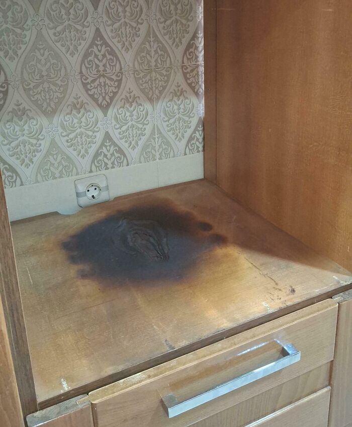 "Removed My Oven After I Kept Smelling A Burning Smell, Found This"