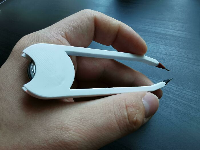 "Tweezers With A Button Cell To Test Your Leds"
