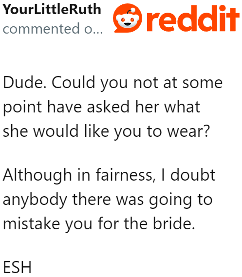 Redditors believe that both sides were in the wrong because both sides didn't communicate properly.