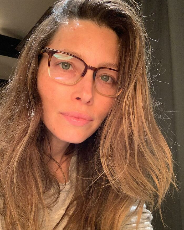 25. Jessica Biel without makeup on her face