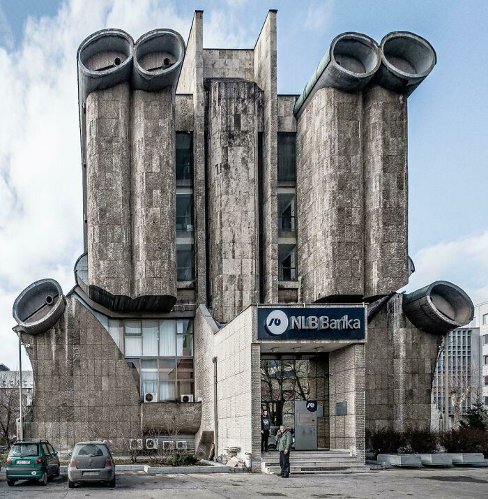 24. Tuzla Bank, now NLB, located in Tuzla, Bosnia and Herzegovina, was constructed in 1977 by architect V. Stojanović. Photo credit: Dumitru Rusu.