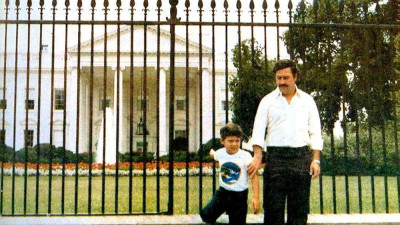 The Pablo Escobar White House Photo: The Full Story