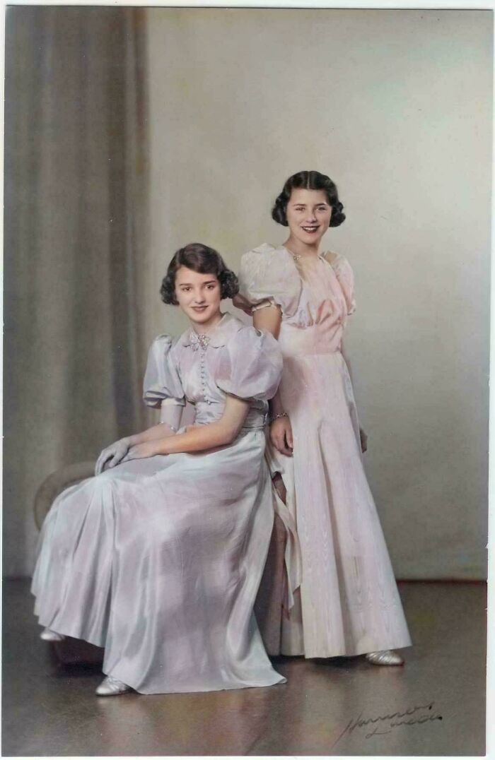 "The Most Amazing Photo Of My Nanny And Her Sister. I Thought You’d Appreciate"