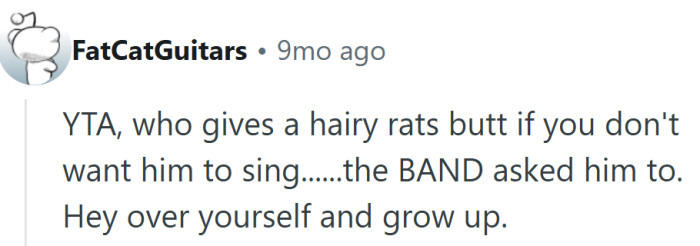 The band was on board, the crowd was ready, and she still hit pause like a disapproving tour manager.