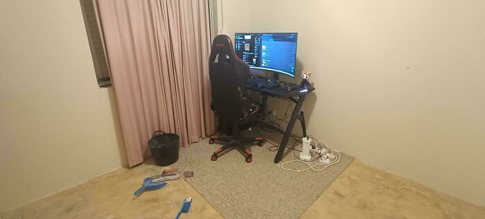 "Roast My Friend's Setup"