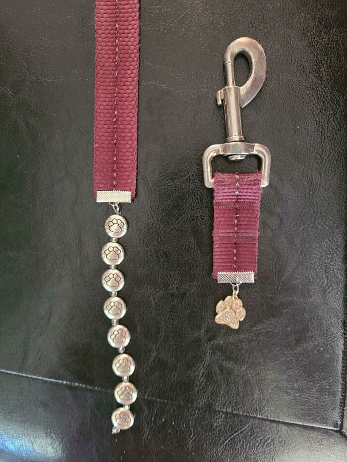 13. My Dog Passed Away, So I Turned Her Leash Into A Keychain And Bookmark