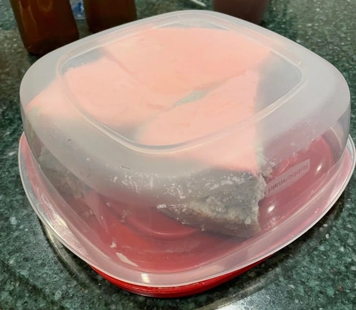 5. “Flip a Tupperware upside down and use the lid as the bottom so you don’t have to dig the cake out later.”