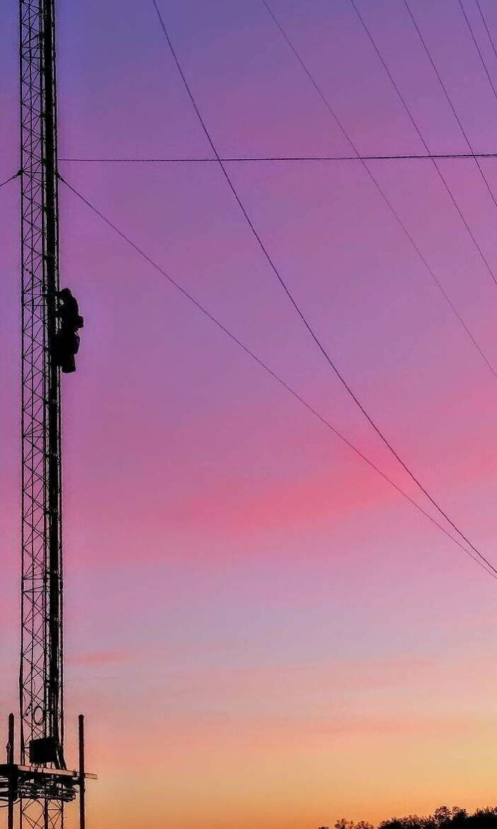 21. My Work Buddies Sometimes Take Pics Of Me On The Job. My Mom Is Not A Fan