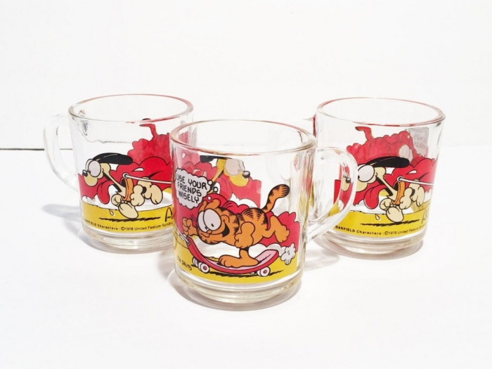 37. Garfield glass mug.
