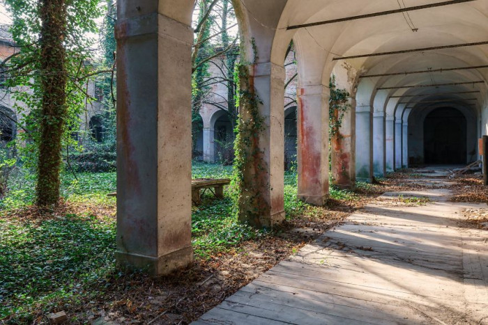 22. I'm not sure if that's blood or not, but it's still creepy.