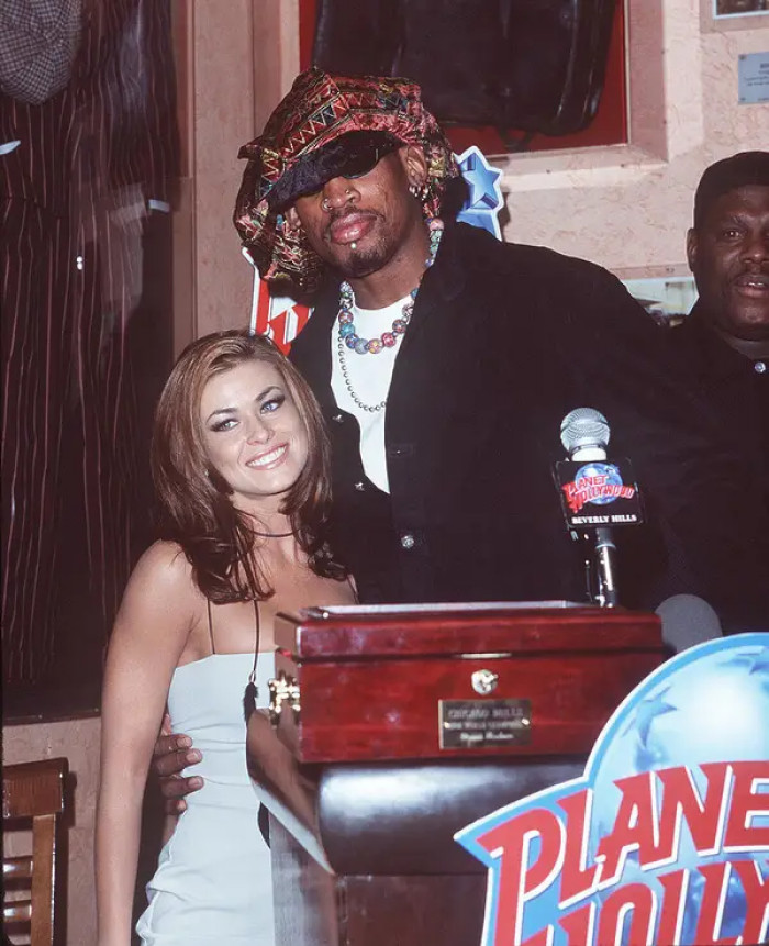 5. Carmen Electra and Dennis Rodman were married between 1998 and 1999